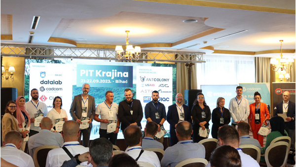 Akrobat na konferenci PIT Krajina 2023 - konferenci o gospodarstvu, industriji in tehnologiji