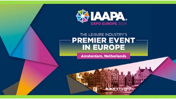 Akrobat na sejmu IAAPA Expo Europe 2024 v Amsterdamu!